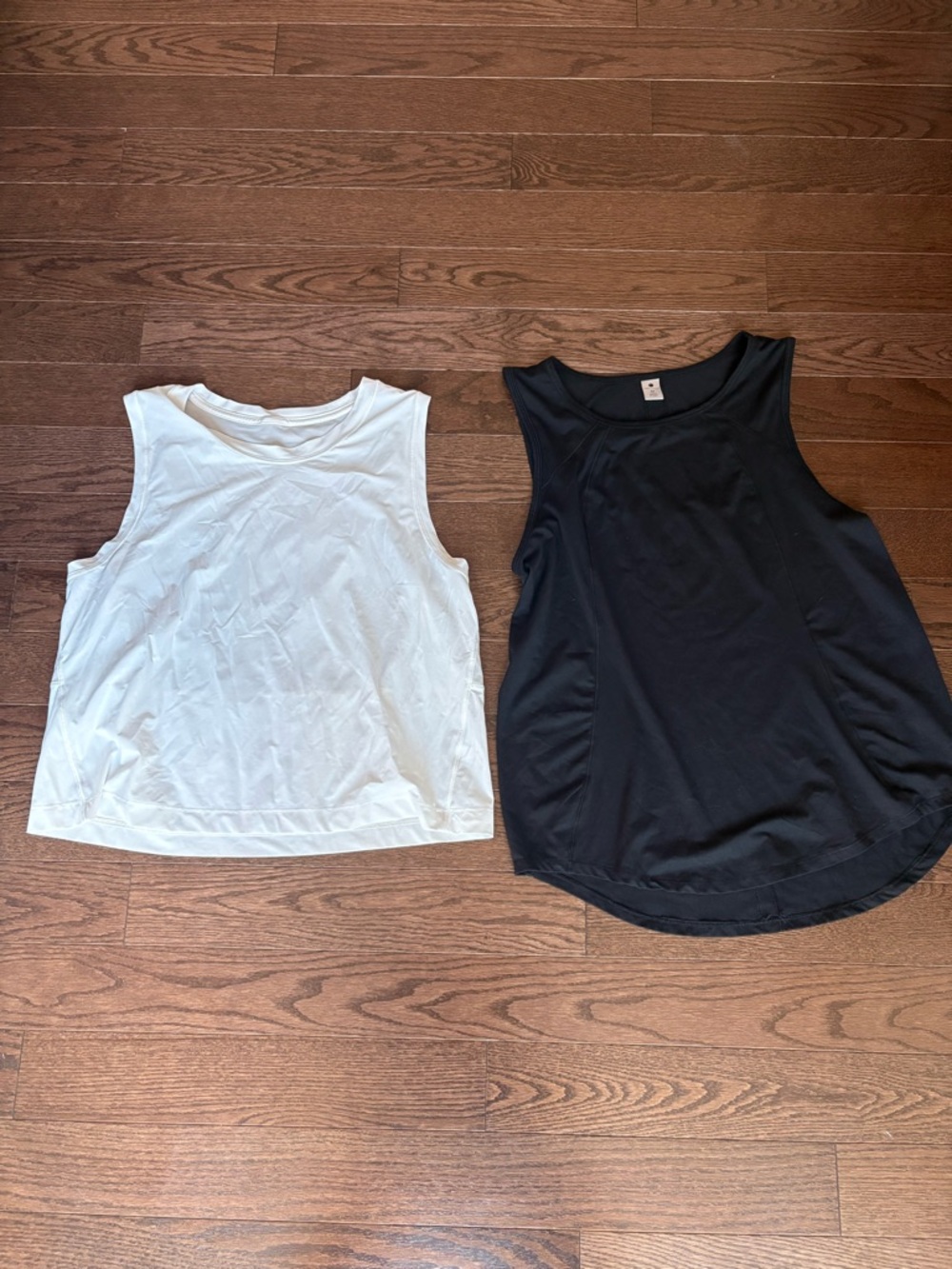 Bundle of 2 Women’s Active Tank Top - Black and White size M